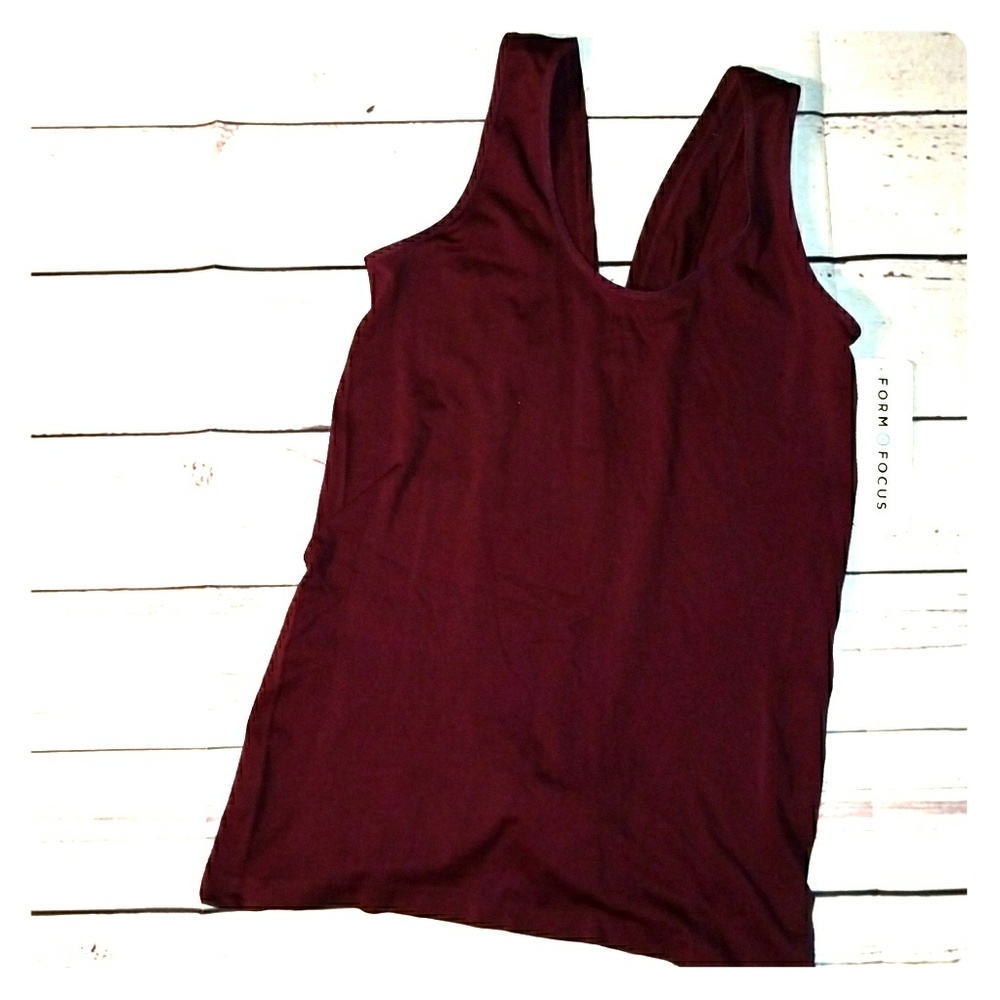 Form + Focus tie back workout top